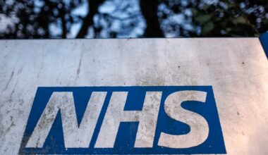 Doctors to refer NHS to data watchdog over feeding patient data to AI – POLITICO