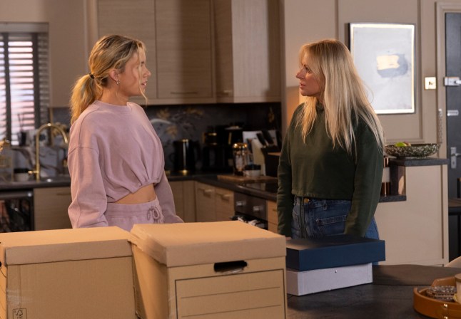 Betsy Swain confronting mum Lisa in Coronation Street.