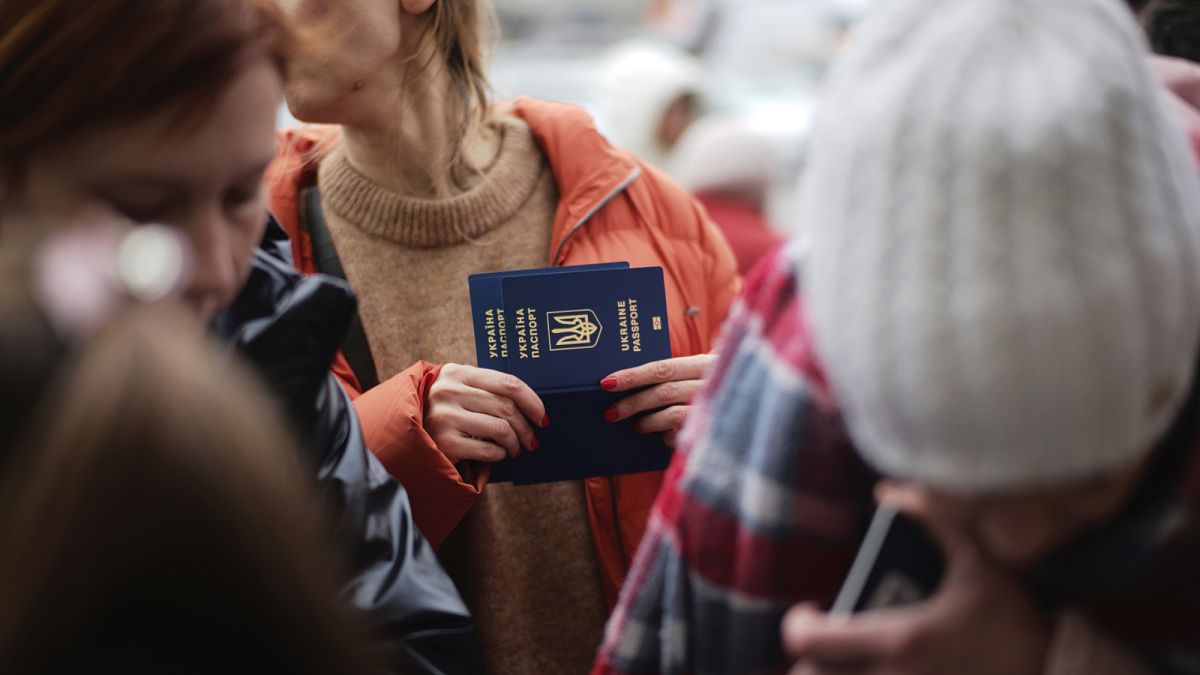 Ukraine’s parliament passes bill allowing dual citizenship to motivate people to come back home