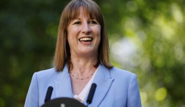 Rachel Reeves makes her pitch to Britain’s left-behind voters – POLITICO