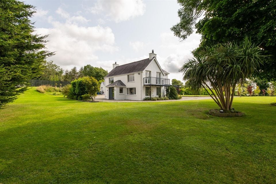 54 Cherryhill Road, Ballynahinch