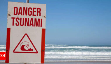 A mega tsunami could strike the US with little warning: Understanding Cascadia, the danger zones, and how to get ready