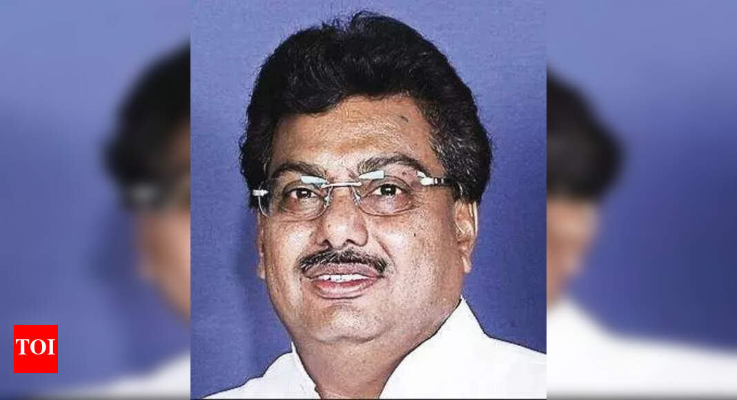 55% employment to Kannadigas in group A, B in all industries: Patil | Hubballi News