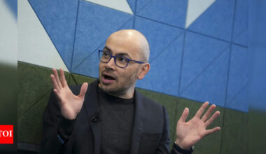 Google AI CEO Demis Hassabis: If I were a student right now, I would study ...