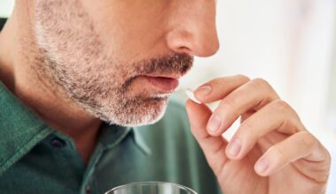 Common prescription drug prevents heart attack and stroke WITHOUT deadly risk, scientists discover