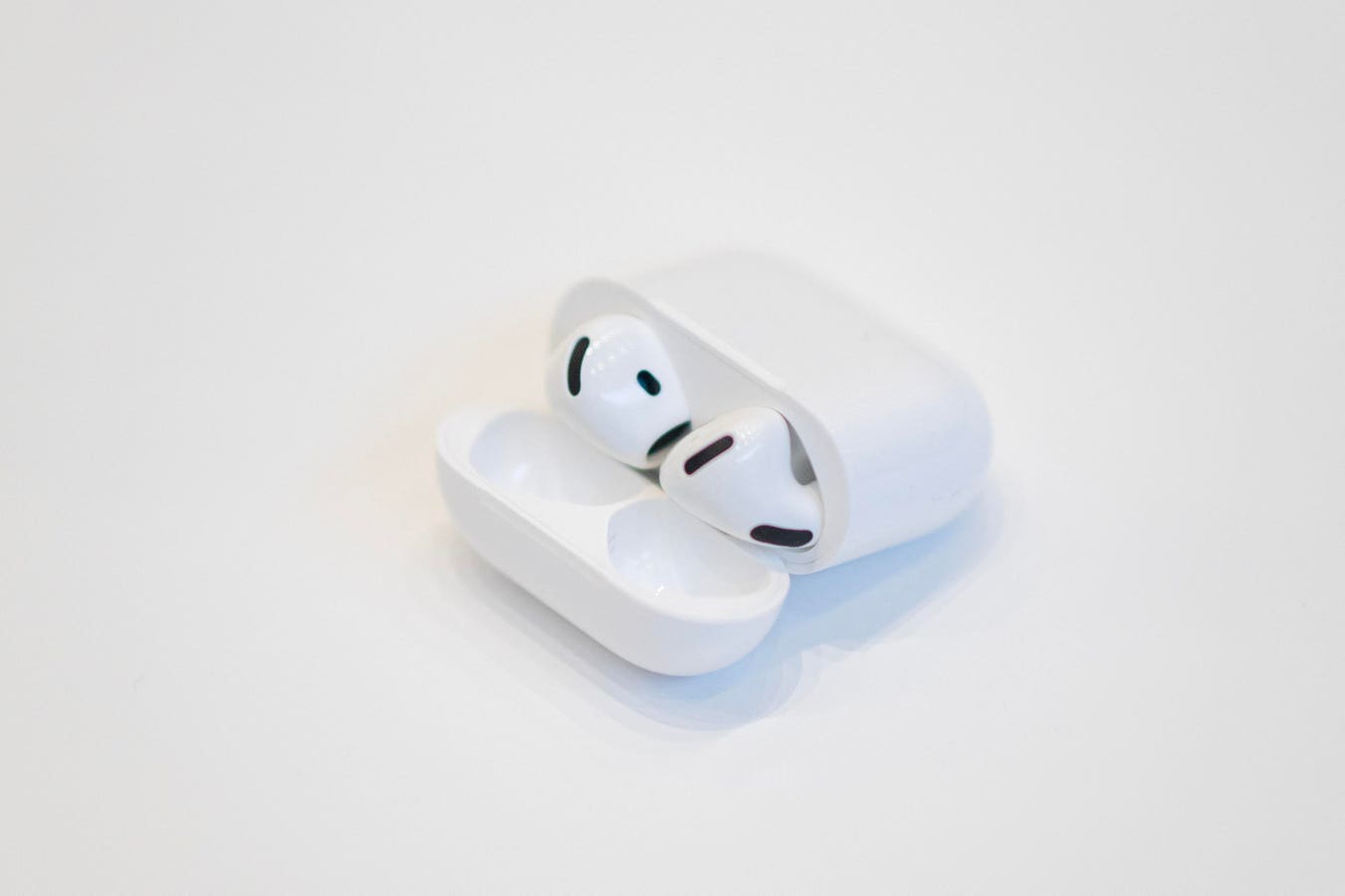 5 Significant New Features May Come To AirPods, Report Claims