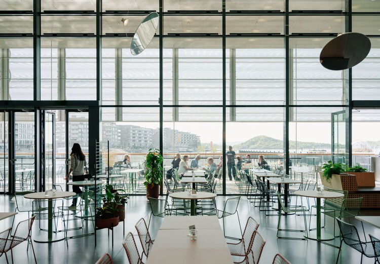 Museum and Gallery Cafés: 10 Examples That Enhance the Cultural Experience - Image 2 of 20