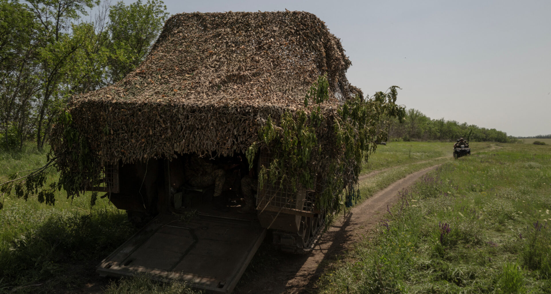 Ukraine armored vehicle anti drone
