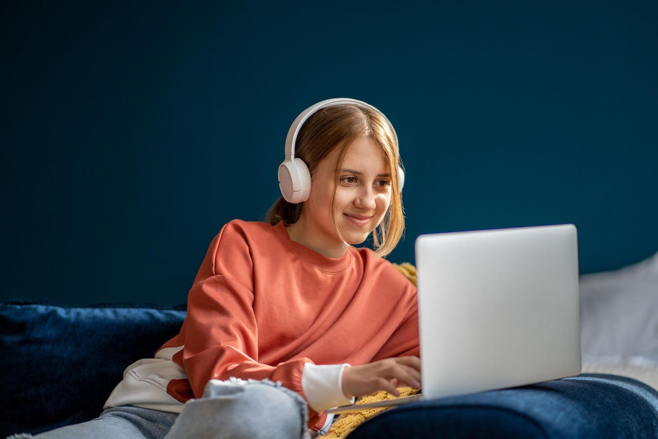 How Young Entrepreneurs Are Building Their Brand And Network On LinkedIn
