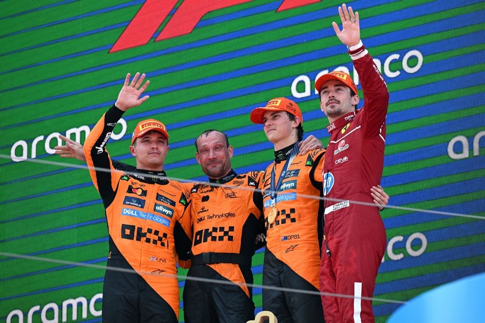 Charles Leclerc, Ferrari, Lando Norris, McLaren, Oscar Piastri, McLaren