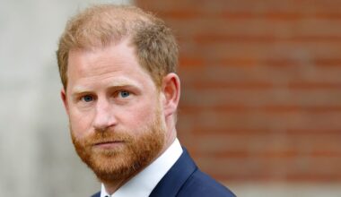 Prince Harry's bid to build bridges with the Royal Family left in tatters as insiders hit out at Sussexes