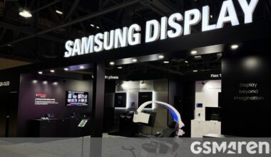 Samsung showcases a VR headset screen with 20,000 nits brightness along with other display tech