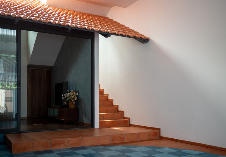 NHÀ QUANH SÂN House / AD+studio - Image 5 of 22