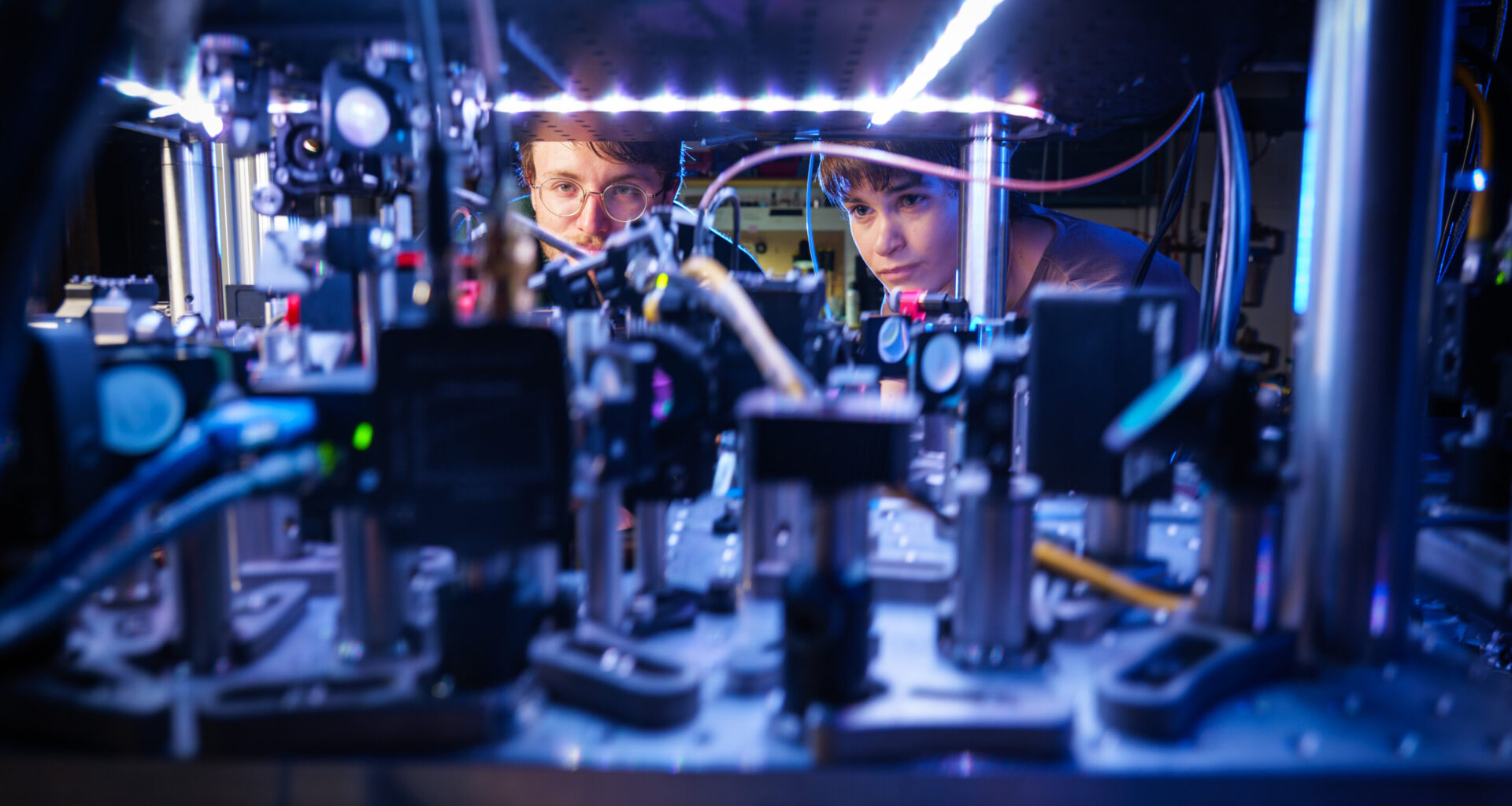 Quantum navigation device uses atoms to measure acceleration in 3D