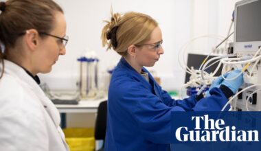 ‘Transformative’: the UK lab working on a way to halt genetic type of dementia | Dementia