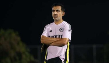 Gambhir returns to India to attend to his ailing mother