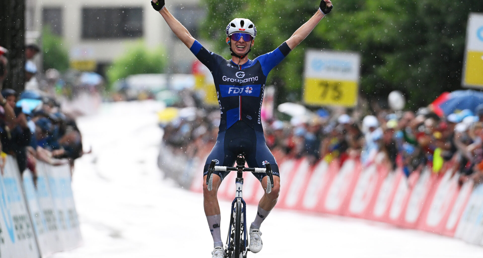 As it happened: French success at chaotic Tour de Suisse 2025 opener