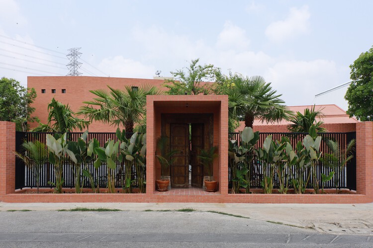 Brick Journey / Volume Matrix studio - Exterior Photography