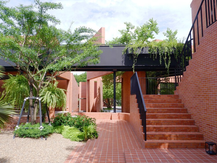 Brick Journey / Volume Matrix studio - Image 4 of 20
