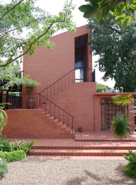 Brick Journey / Volume Matrix studio - Exterior Photography, Brick, Stairs, Handrail
