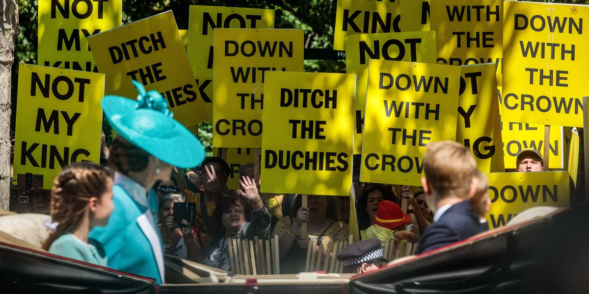 Prince George, Princess Charlotte and Prince Louis confronted by royal reality for the first time as protesters send clear message
