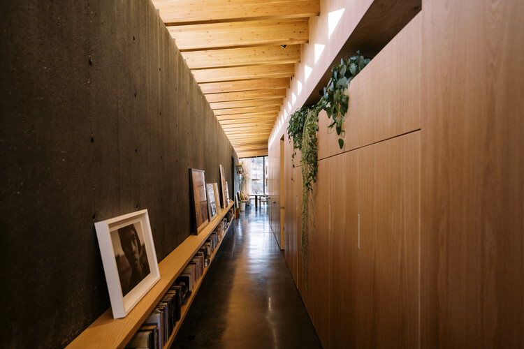 The Periphery House / Locus Studio - Interior Photography, Wood