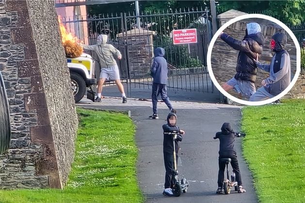 Orchard Row: Second night of rioting continues in Derry