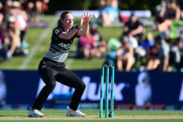 Bree Illing, Bella James earn maiden NZ central contracts