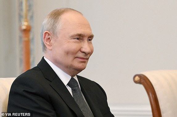 Russian President Vladimir Putin attends a meeting with President of the New Development Bank Dilma Rousseff on the sidelines of the St. Petersburg International Economic Forum (SPIEF) at the Constantine Palace in Strelna in the suburb of Saint Petersburg, Russia June 18, 2025. Sputnik/Alexei Danichev/Pool via REUTERS ATTENTION EDITORS - THIS IMAGE WAS PROVIDED BY A THIRD PARTY.