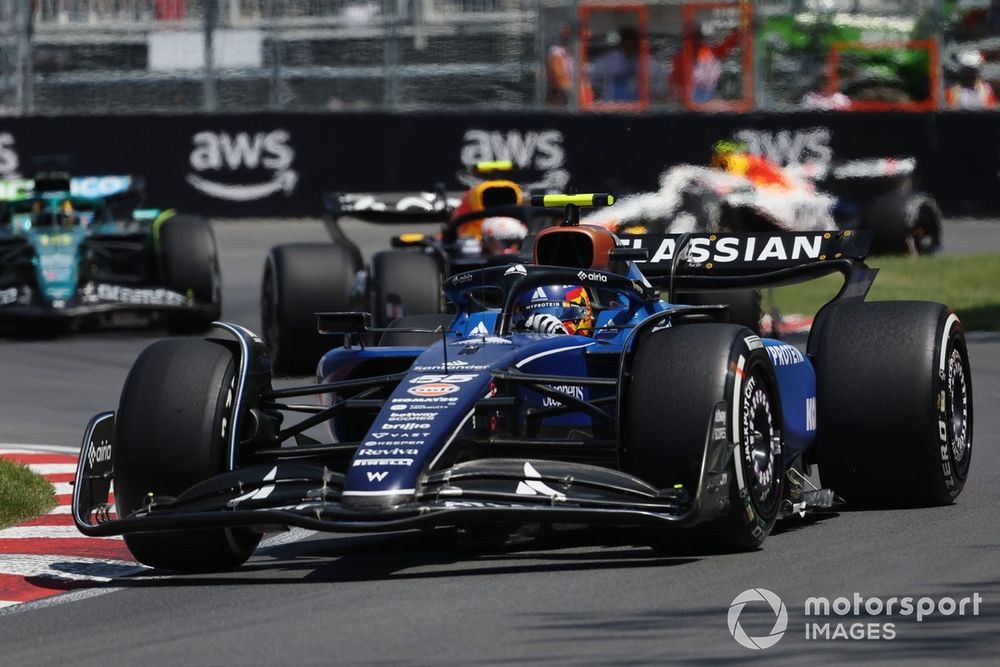 Yuki Tsunoda, Red Bull Racing Team, Carlos Sainz, Williams