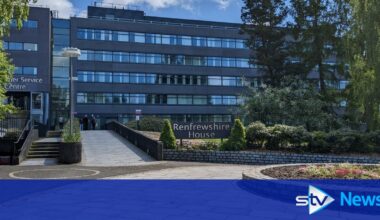 Renfrewshire Council to consider using AI to cut costs and improve service after pilot success