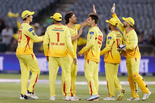 Unbeaten teams aim to continue dream start