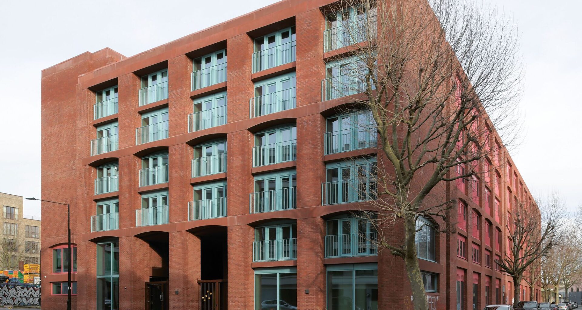 Fish Island Mix-Use Building University of Arts London / Henley Halebrown