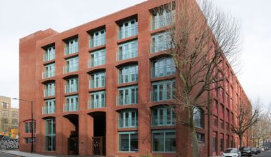 Fish Island Mix-Use Building University of Arts London / Henley Halebrown