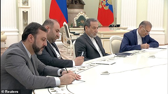 Grabs - Putin tells Iranian foreign minister in Moscow that aggression against Iran was groundless