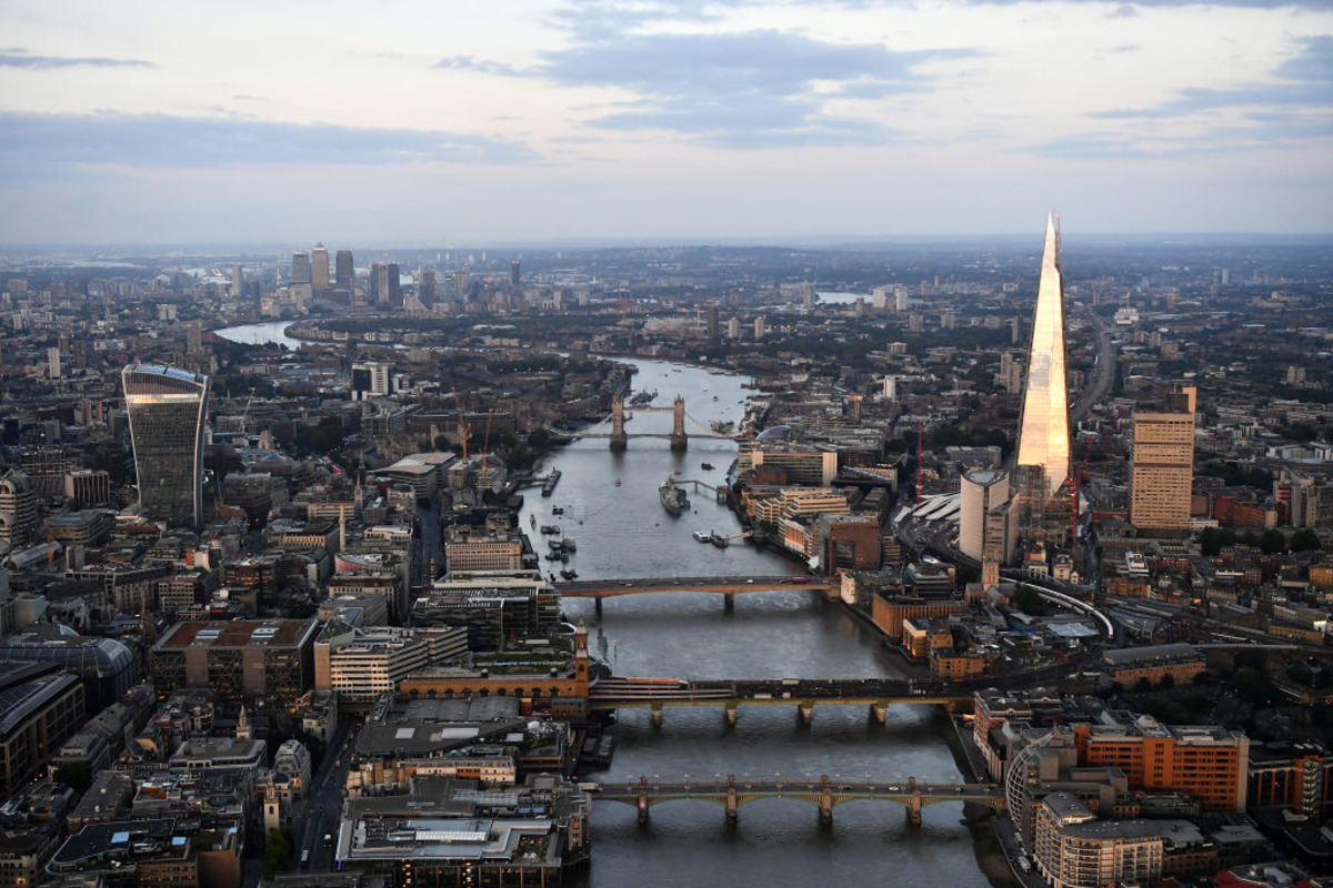 UK services sector in 'fragile recovery' as employment fears linger