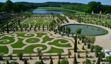 France's Versailles unveils AI-powered talking statues