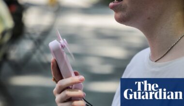 Hot asphalt, ‘corn sweat’ and floods: midwest swelters as heatwave grips the US | US weather