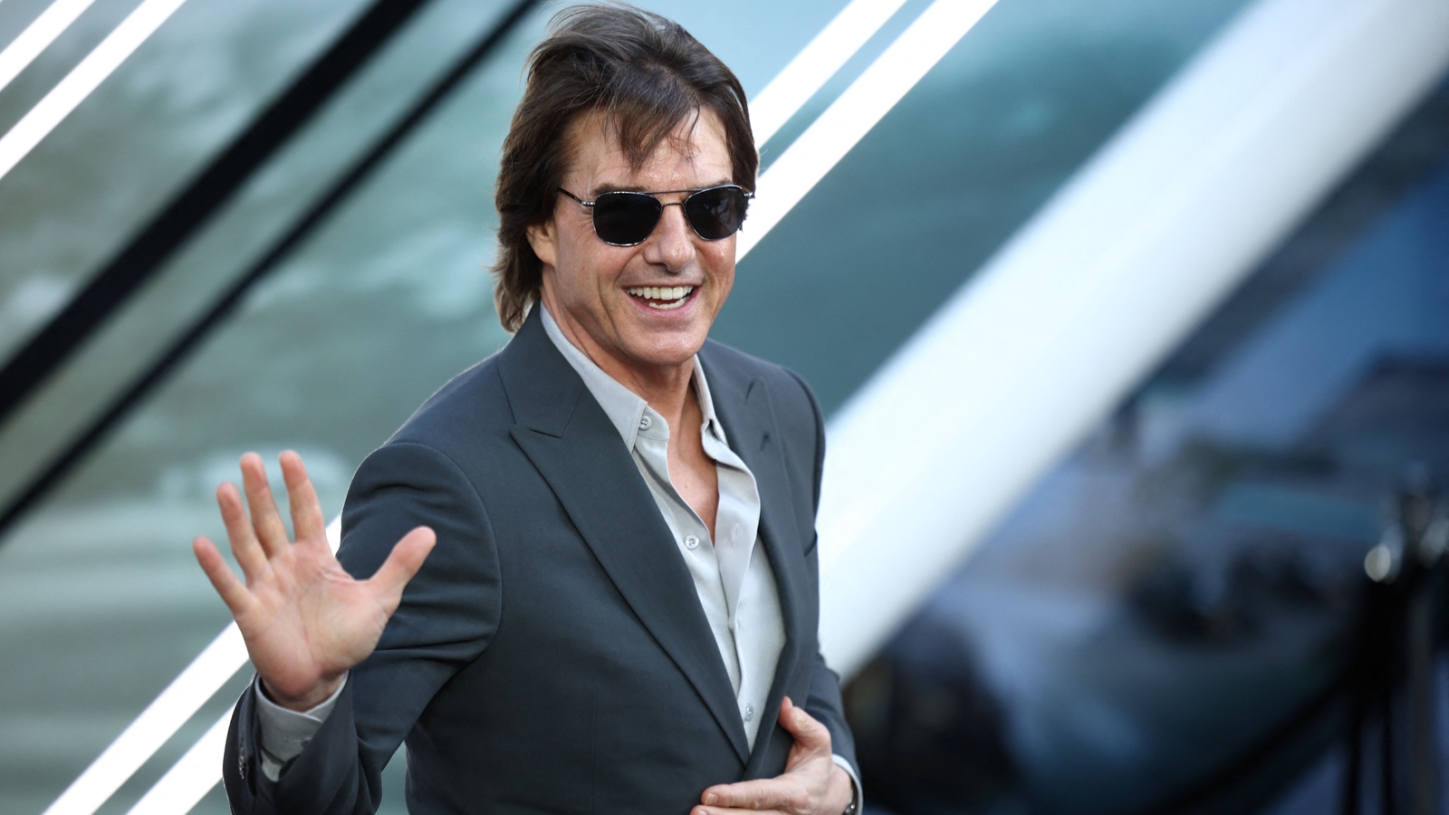 Tom Cruise has picked a royal side, and it's not Harry and Meghan's
