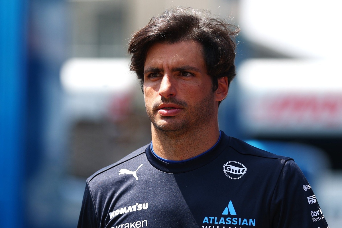 Carlos Sainz confirms what led to shock Q1 exit after "undriveable" claims
