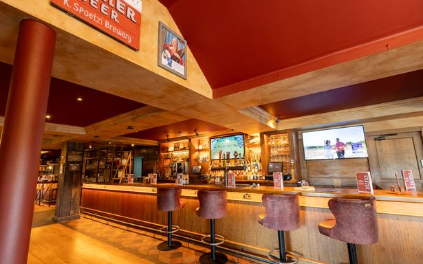 Hickory's Smokehouse bar