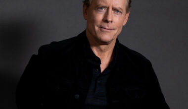 Greg Kinnear, a Disarmingly Self-Aware Bibliophile, Shows Us His Bookshelf