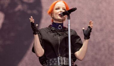 Shirley Manson Speaks Up on the Problems in Garbage: 'Communication Between Us Drifted Away, I Was Always Alone in Hotels With No Money' - Ultimate Guitar