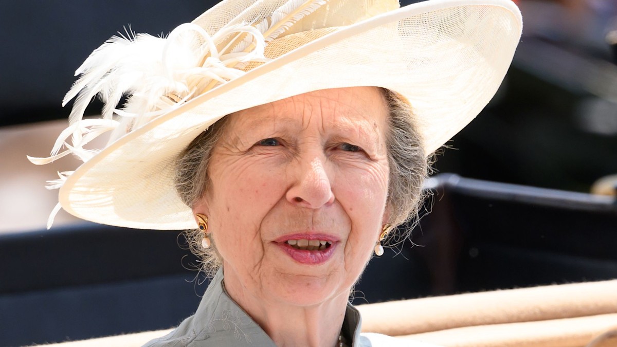Royal family LIVE: Hard-working Princess Anne carries out major engagement