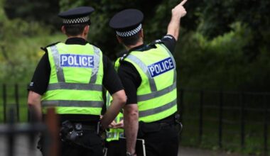 Glasgow Knightswood: Two found dead in Lincoln Avenue flat