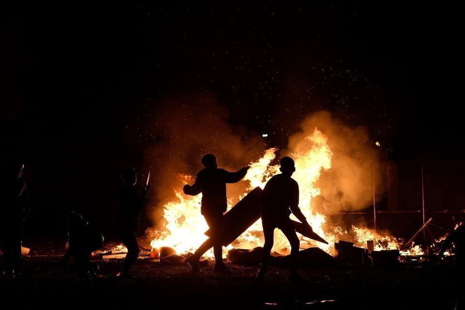 A Belfast bonfire site is to be secured by the council due to an asbestos risk
