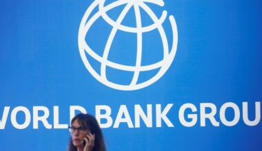World Bank slashes global economic outlook as trade tensions continue | World Bank