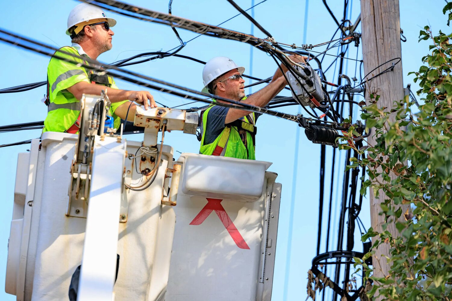Comcast Kicks Off Construction of High-Speed Internet Network Across Indiana