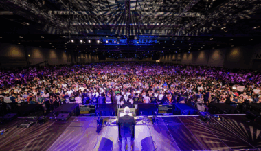 Franklin Graham preaches in London as thousands reportedly turned away from packed evangelism event