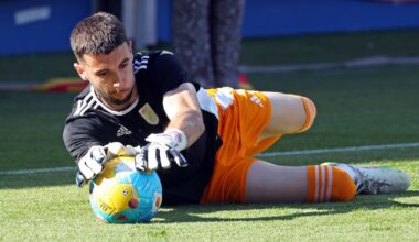 ‘He’s a great goalkeeper’ - Luis de la Fuente talks Joan Garcia’s Spain hopes after Barcelona move
